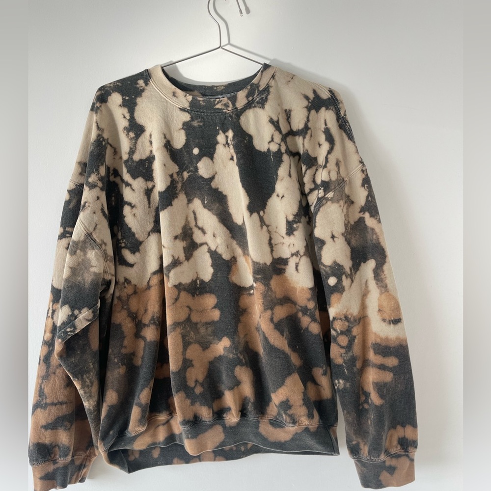 URBAN OUTFITTER BLEACHED TIE DYE SWEATSHIRT